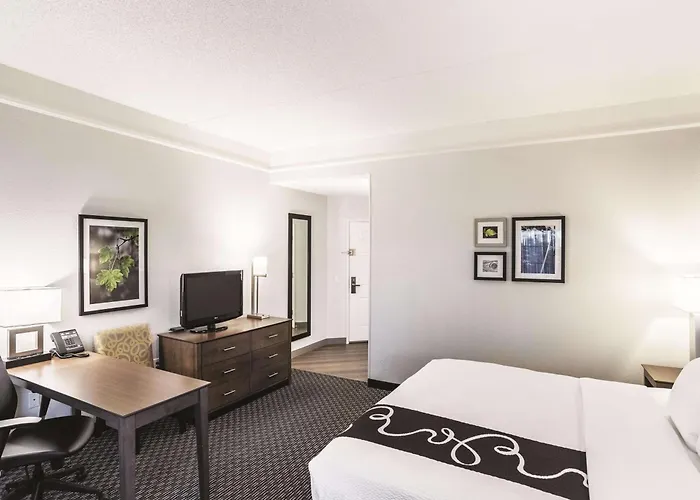 Hotel La Quinta By Wyndham 3*