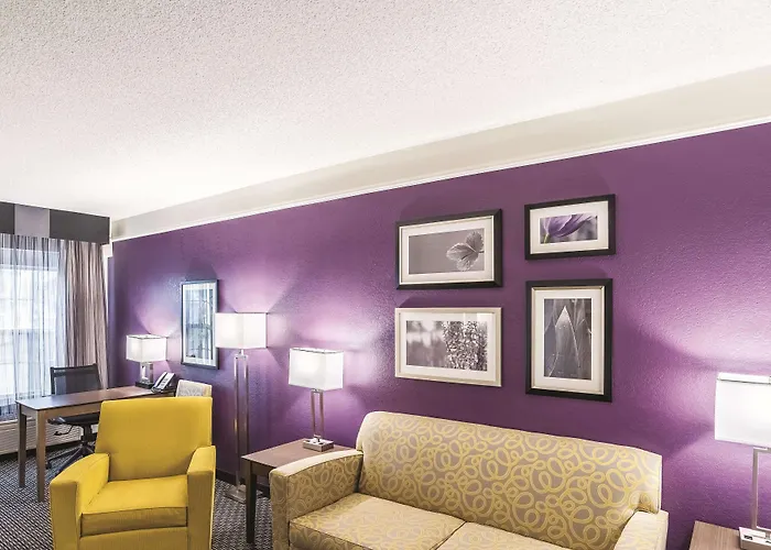 La Quinta By Wyndham Hotel