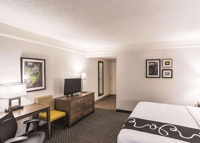 La Quinta By Wyndham Hotel