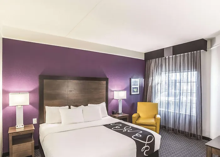 Hotel La Quinta By Wyndham 3*