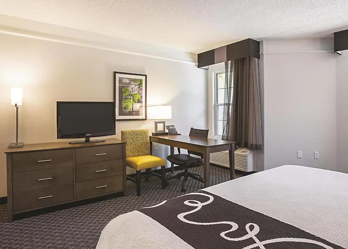 La Quinta By Wyndham Hotel